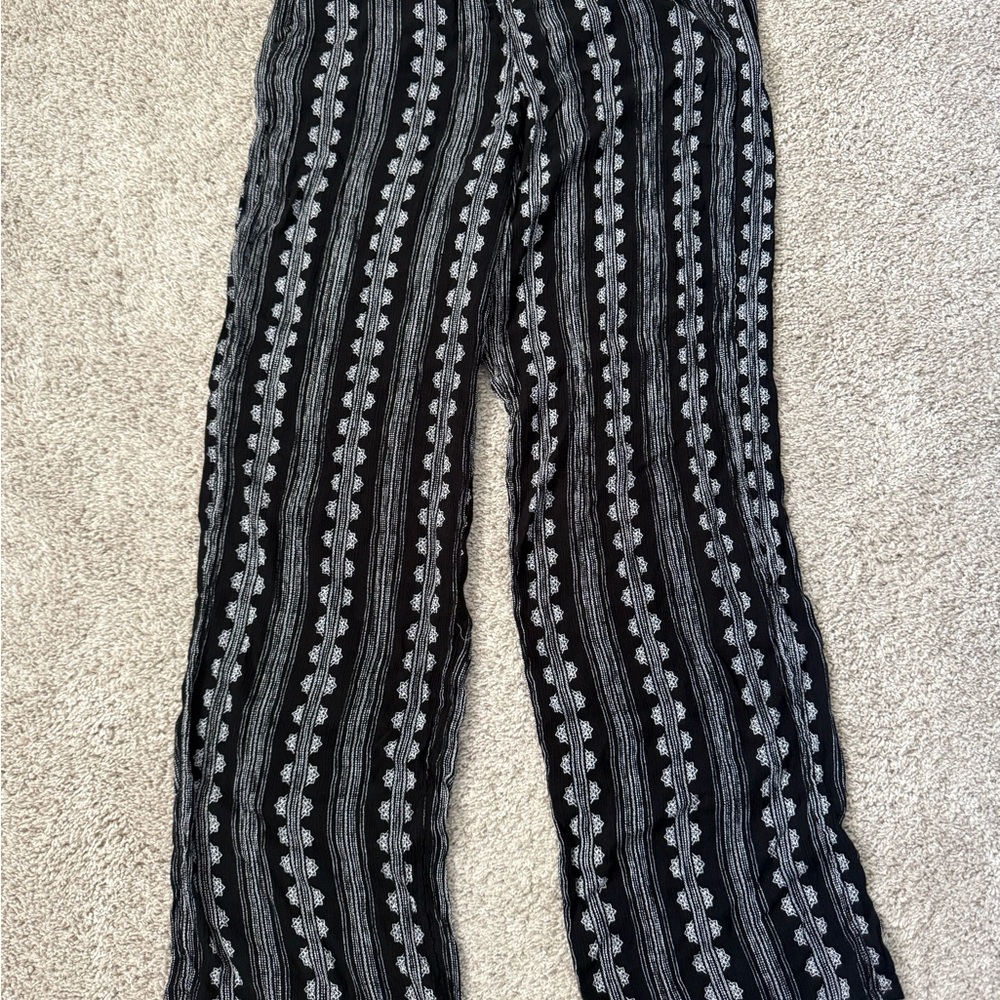⭐️ Firm Price ⭐️Three Dots Black and White Patterned Pants